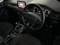 FORD Focus Photo 9