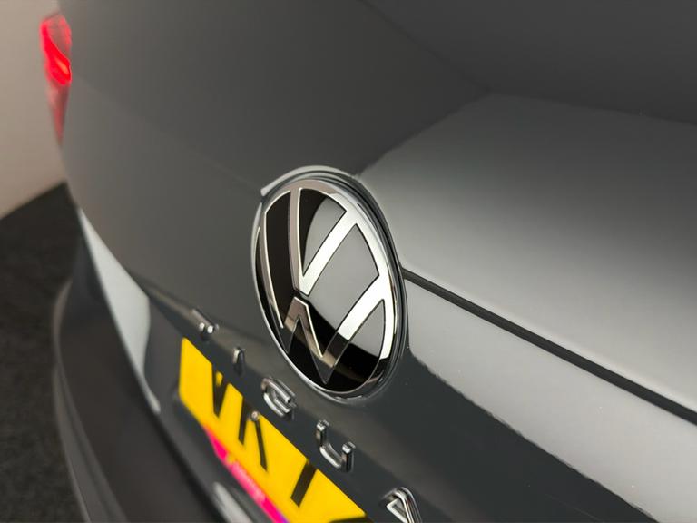 VOLKSWAGEN Tiguan Photo bsapi-fff5552cdb153eb3254abd47538d4b8fc8d8a502.jpg