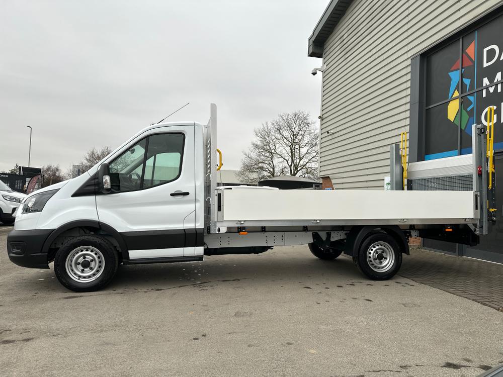 Ford Transit Photo c0006a10-11b0-4225-9b3f-a4250906a258.jpg