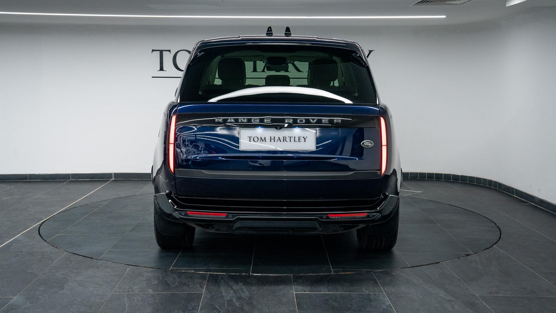 Land Rover Range Rover Photo c00807c8-5e06-4e80-b3be-e4c8ba56e14a.jpg