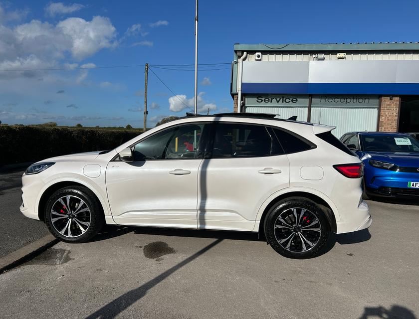 Ford Kuga Photo c00d796b-3666-475f-a841-ca1aae81e1f7.jpg