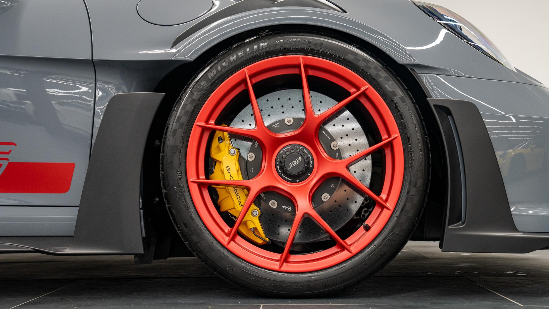 Porsche 911 Photo c00e8668-0f66-4da1-ad74-9da6df94db47.jpg