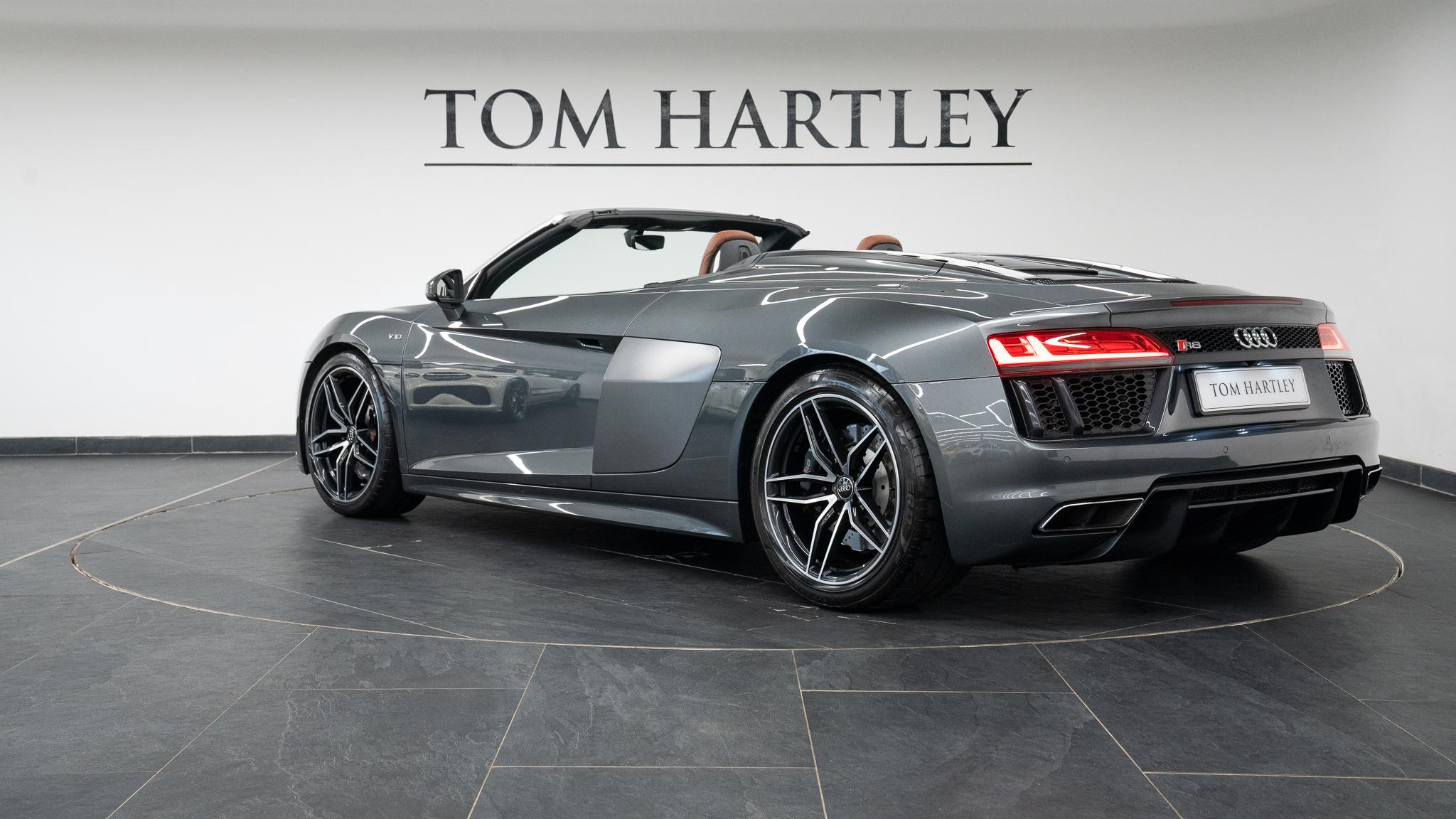 Used 2017 Audi R8 SPYDER V10 QUATTRO £84,950 22,000 miles Daytona Grey ...