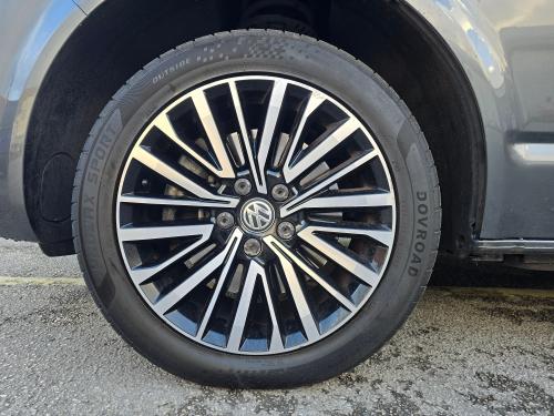 Volkswagen California Photo c0324842-0ac1-4ad4-a1f8-36e2b9a55e6a.jpg