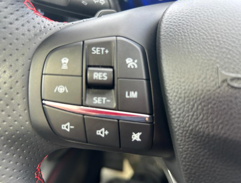 Ford Focus Photo c0335c1e-ef73-4ab6-a89e-e3de4b02b649.jpg