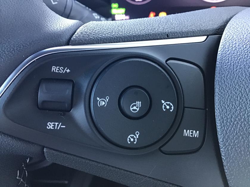 Vauxhall Mokka Electric Photo c0418426-a6b5-4bd0-a076-0c5c597273fd.jpg