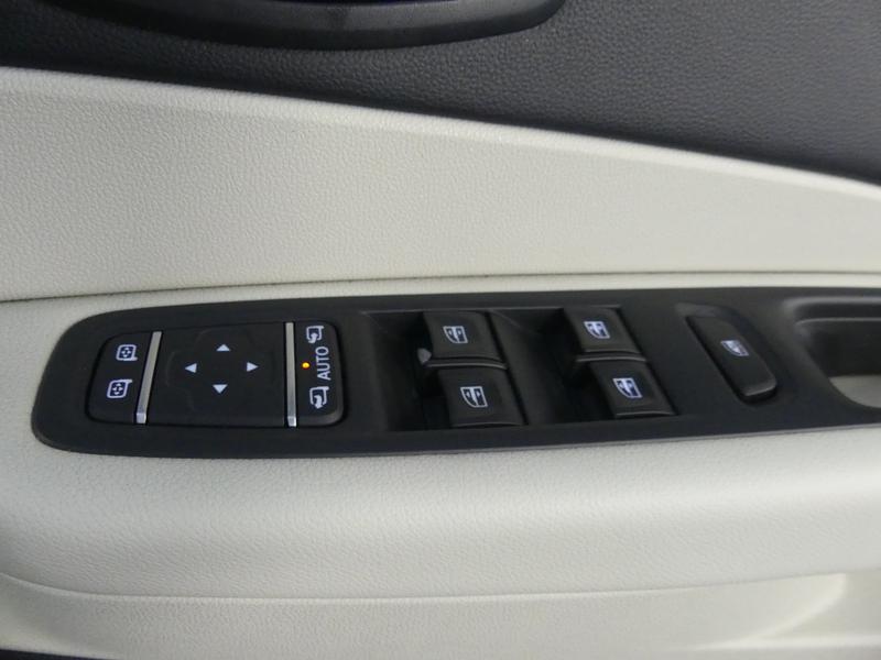 Renault Captur Photo c0552378-d511-48ba-80c8-dabd09977765.jpg