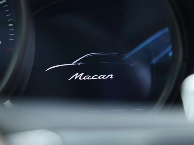 PORSCHE Macan Photo 38