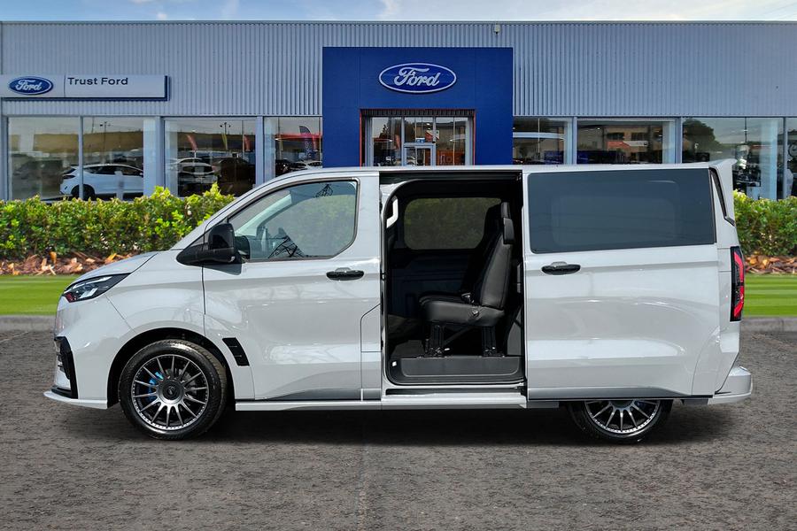 Ford TRANSIT CUSTOM Photo c059aa7f-8ea0-4847-a42f-af829ba5c1fe.jpg