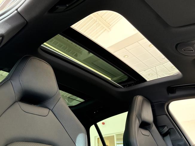 PORSCHE Panamera Photo 32