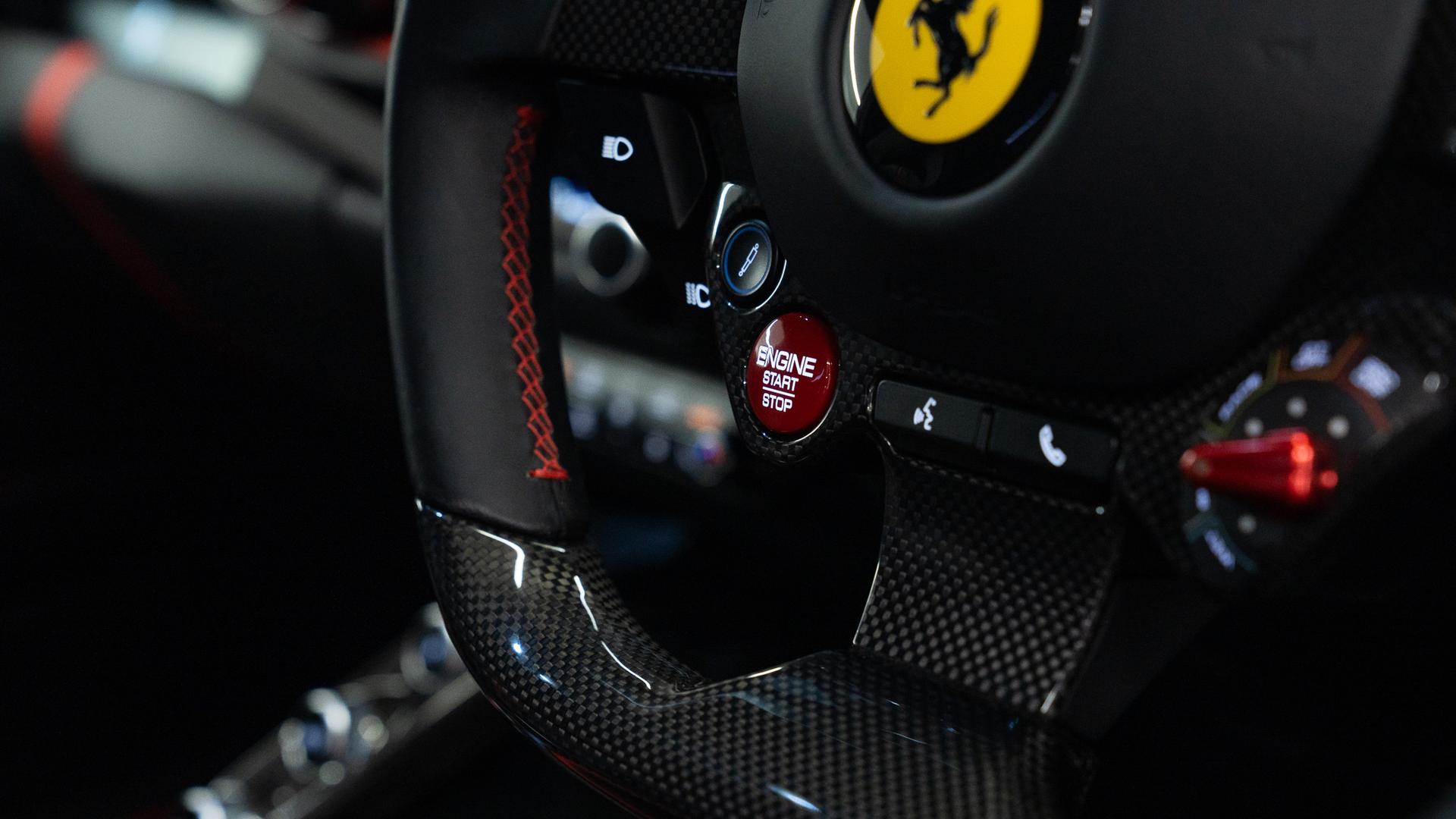 Ferrari 812 Superfast Photo c0852920-59b2-48dc-930d-7d74873cd2d5.jpg