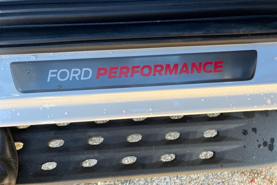 Ford RANGER Photo c08cd5e8-ed21-43d7-90d7-f5ea1bb00911.jpg