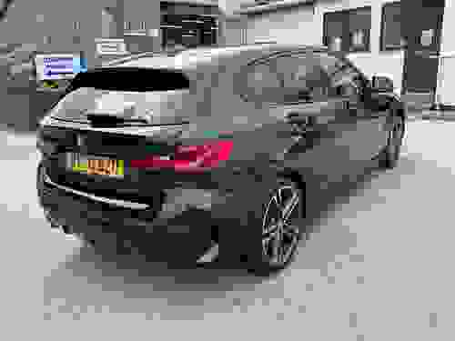 BMW 1 SERIES Photo c0976e9f-6cfd-4024-8e56-8f7b8183f9d3.jpg