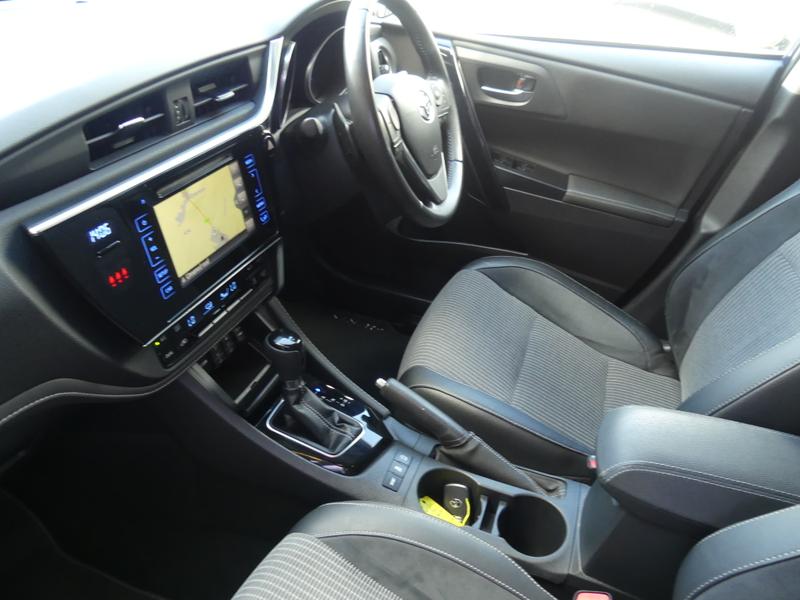 Toyota Auris Photo c0a9b13f-f554-46cd-bdfe-ed44967d0ae4.jpg