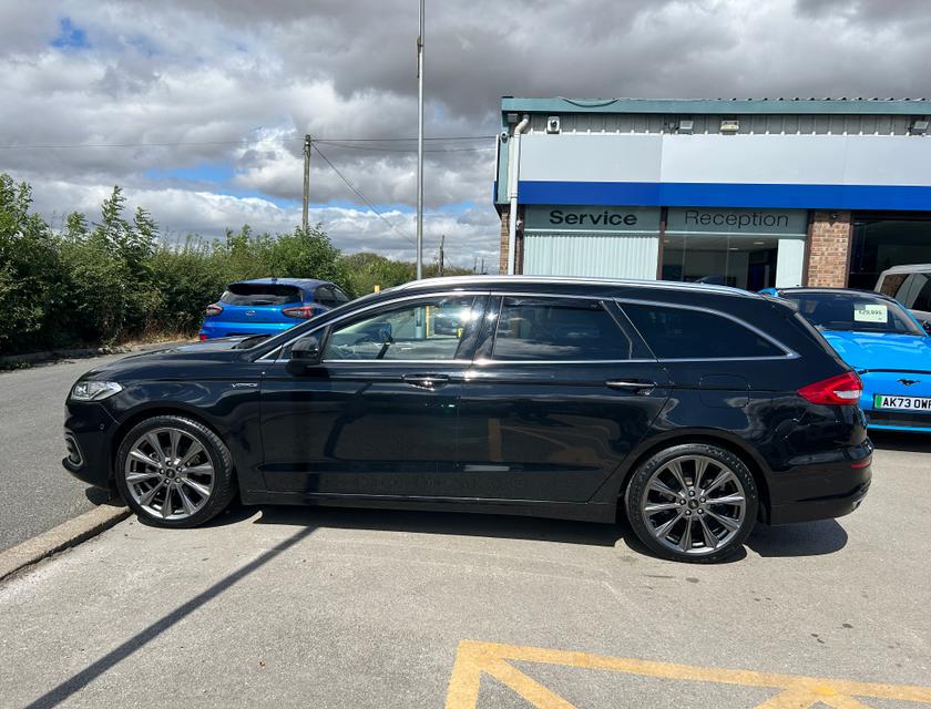 Ford Mondeo Photo c0abb44d-8b0c-4e9d-84d8-39495c0fc6e0.jpg