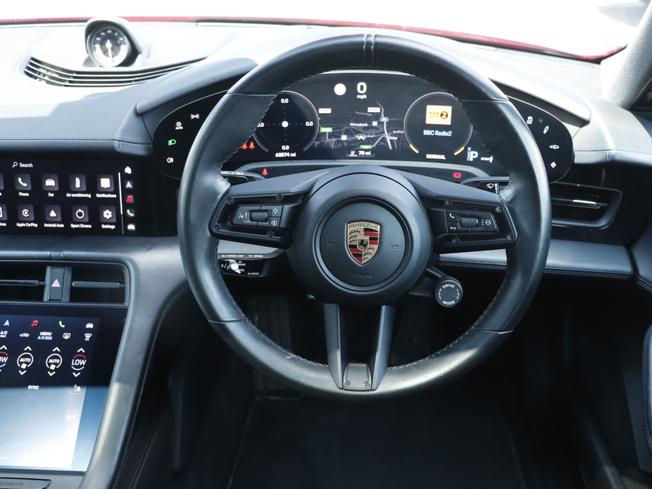 PORSCHE Taycan Photo 36