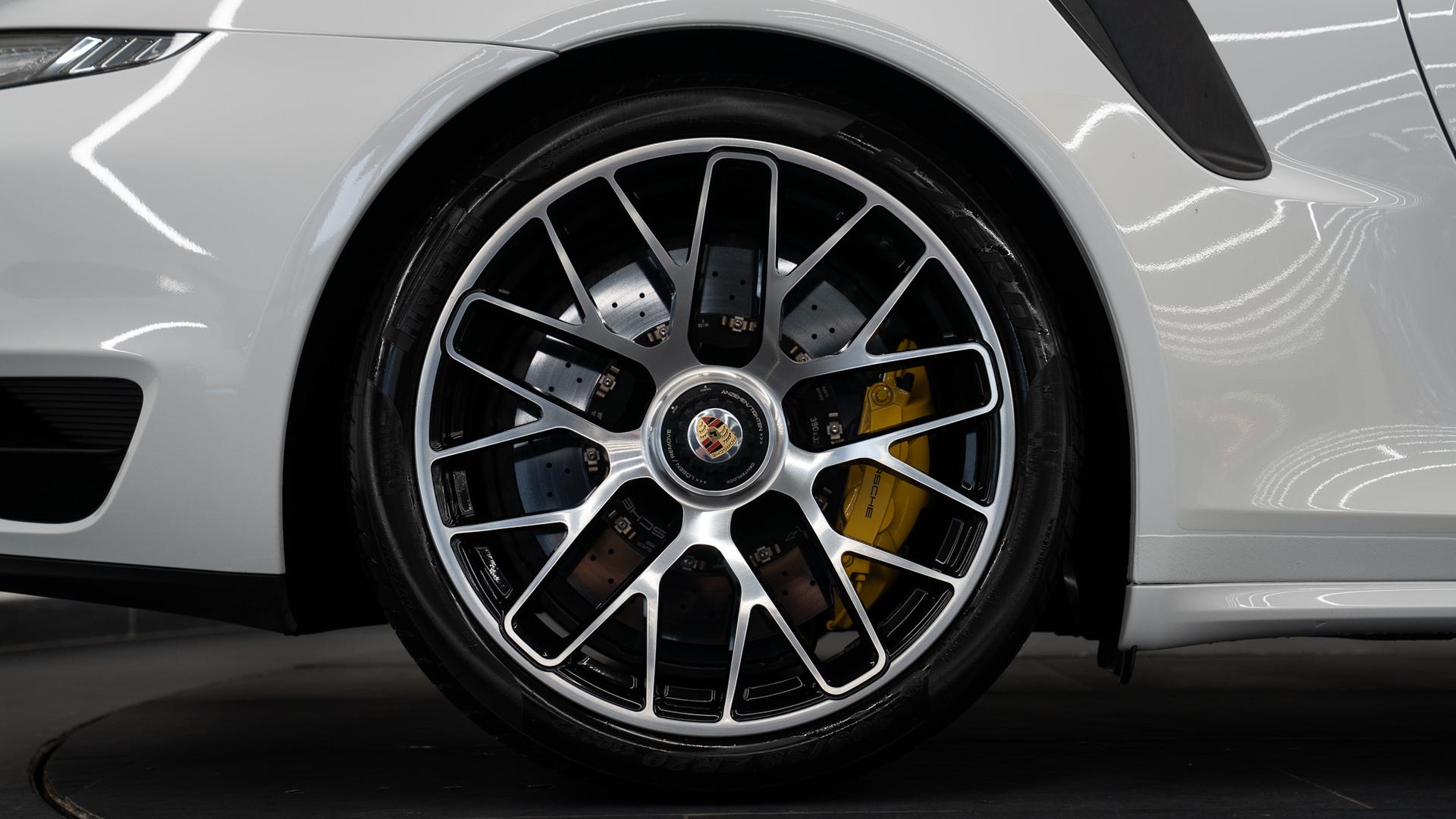 Porsche 911 Photo c0ebc87c-bca5-4eb3-aeb9-629a736b7c34.jpg