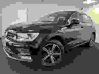 Used 2016 Volkswagen Tiguan 4X4 AUTOMATIC DIESEL 2.0 TDI BlueMotion Tech SE Navigation SUV 5dr Diesel DSG 4Motion Euro 6 (s/s) (150 ps) at Hodgson Car Sales