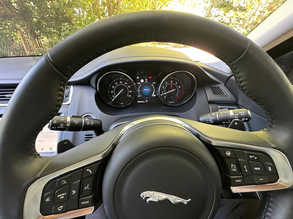 Used Jaguar E-PACE GU19NFR 38