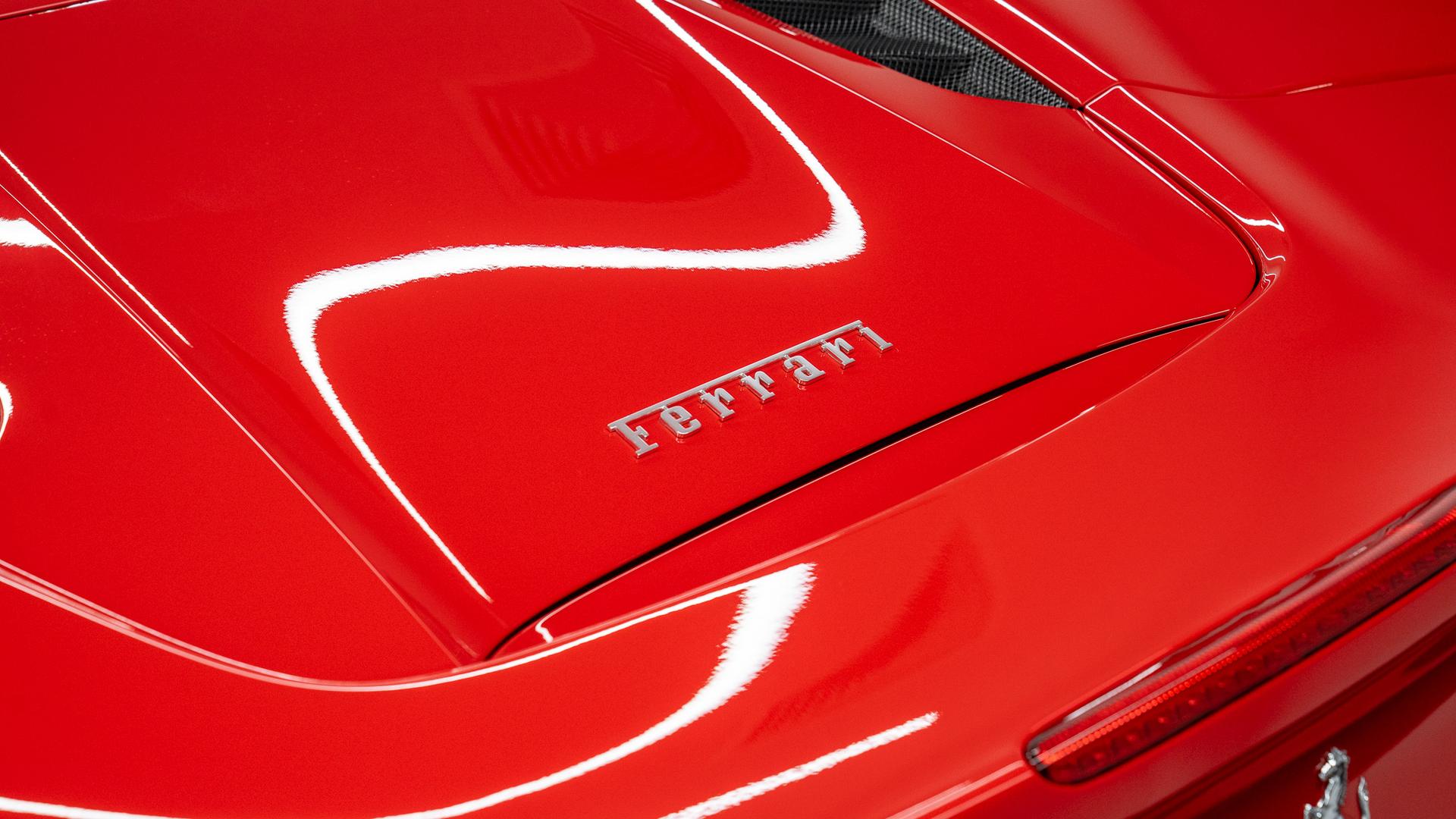 Ferrari 488 Photo c0fc22d1-df23-42f1-a570-7e33261922e8.jpg
