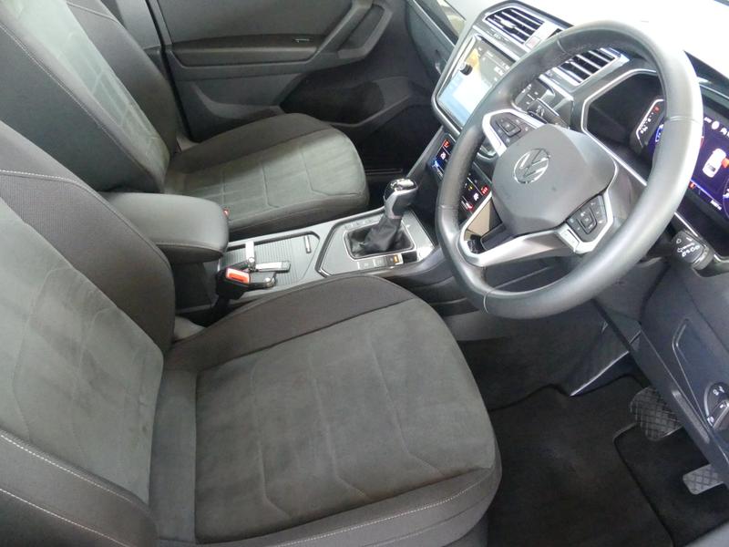 Volkswagen Tiguan Photo c0fe7a6c-7d79-4177-8032-849e7a46a751.jpg