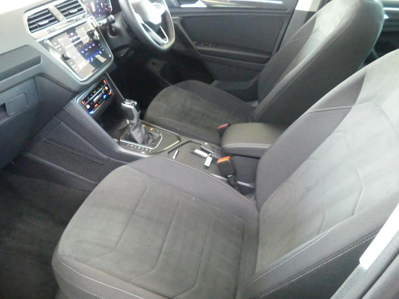 Volkswagen Tiguan Photo c107cb8d-d81f-44ed-857c-a8825f8ccb38.jpg