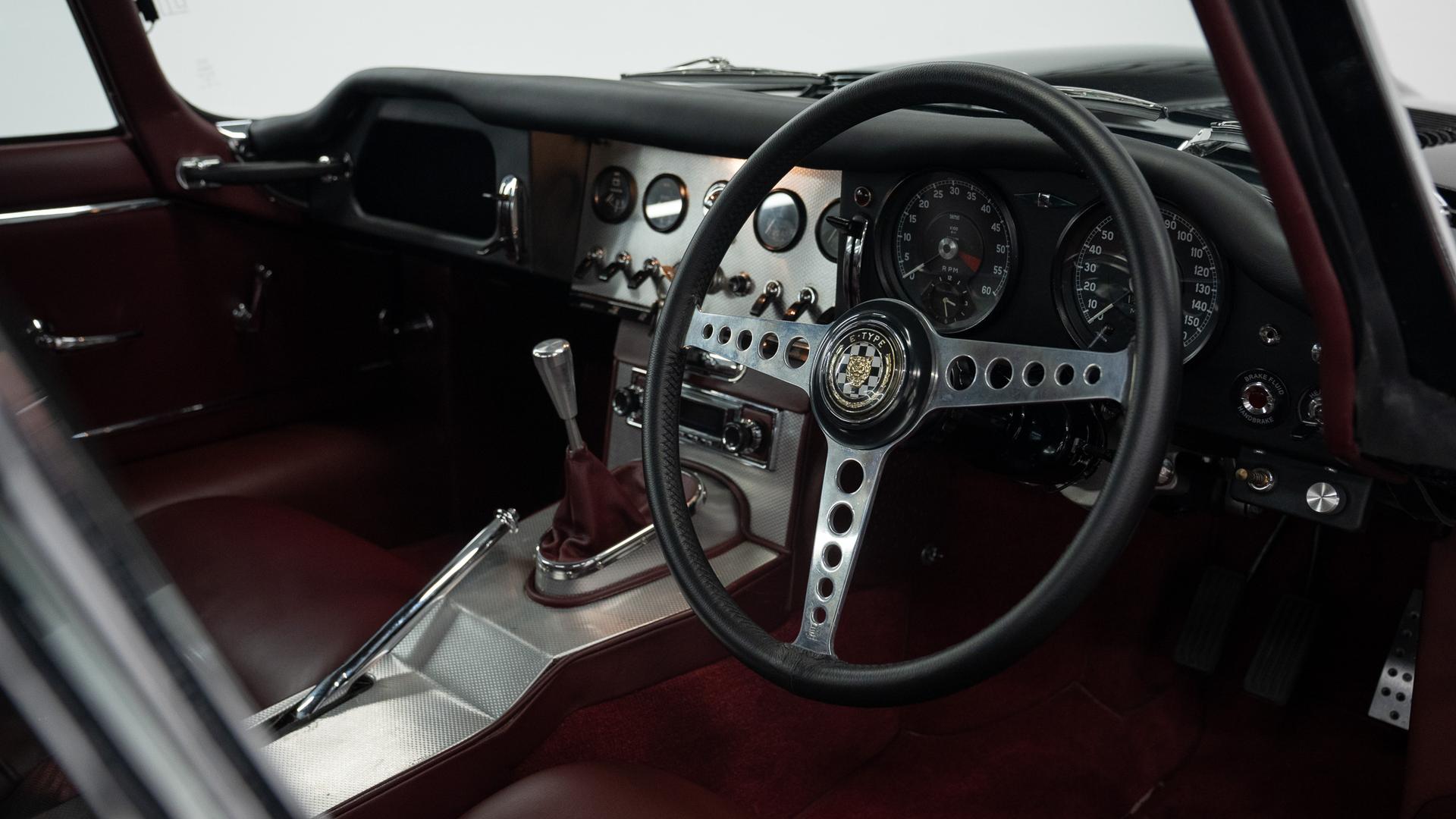 Jaguar E-Type Photo c109cb42-ab37-4b19-a11a-d10d9a4b65a1.jpg