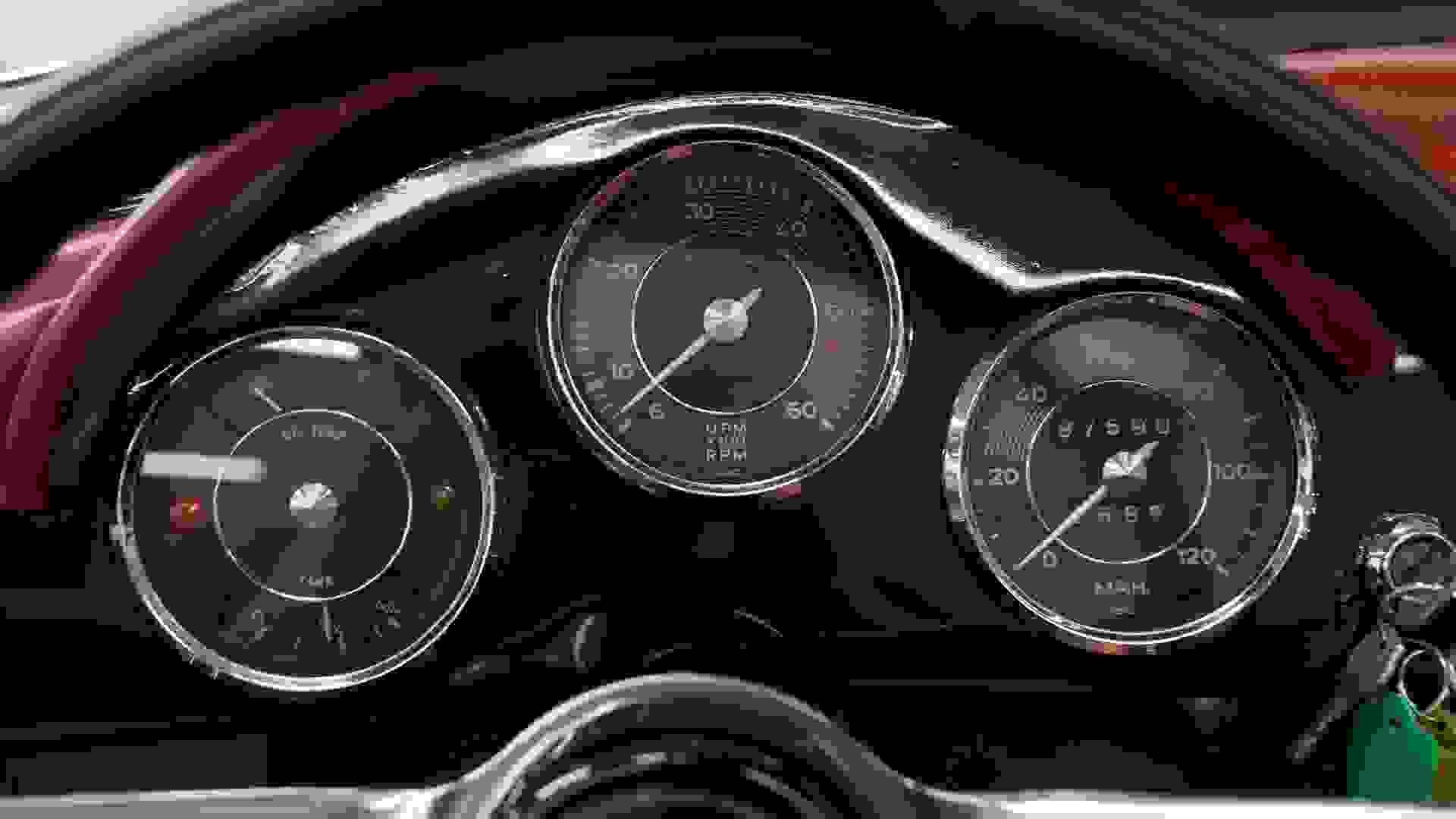 Porsche 356B Roadster Photo c10efc97-ddb4-4916-8cee-9a284748b797.jpg