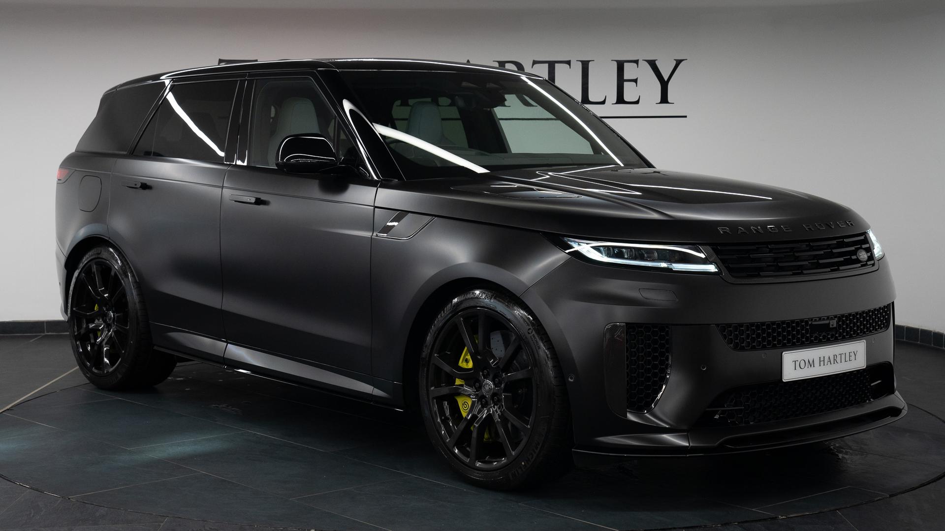 Land Rover Range Rover Sport Photo c110ee6f-fd58-4011-a440-942b1b39e4fe.jpg