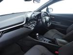 Toyota C-HR Photo 9