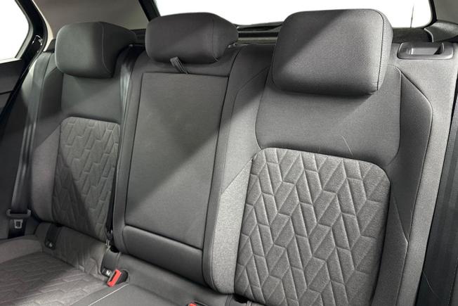 VOLKSWAGEN Golf Photo 13