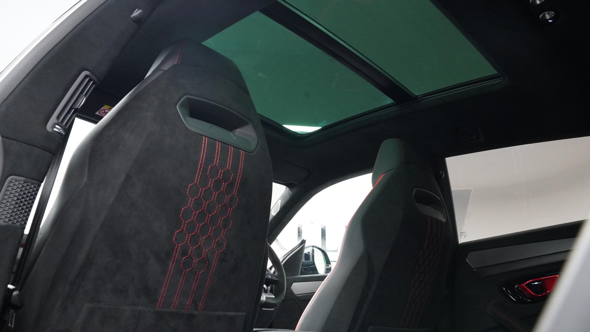 LAMBORGHINI Urus Photo c12137b6-7dea-4aa6-a9ec-fd8f0b6eb5a6.jpg