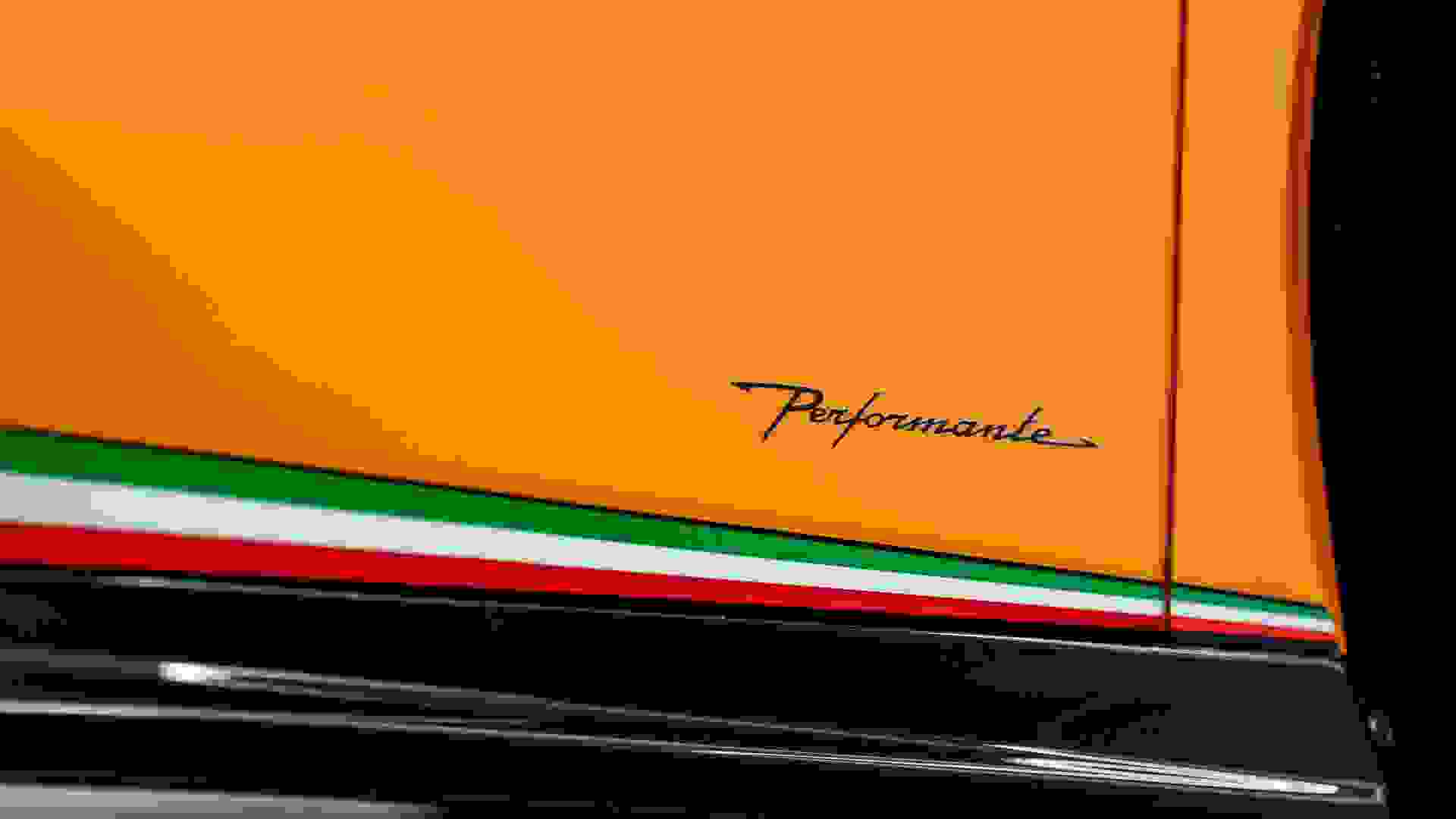 Lamborghini Huracan Photo c1223a20-cc48-41f7-b8c0-a3492b522975.jpg