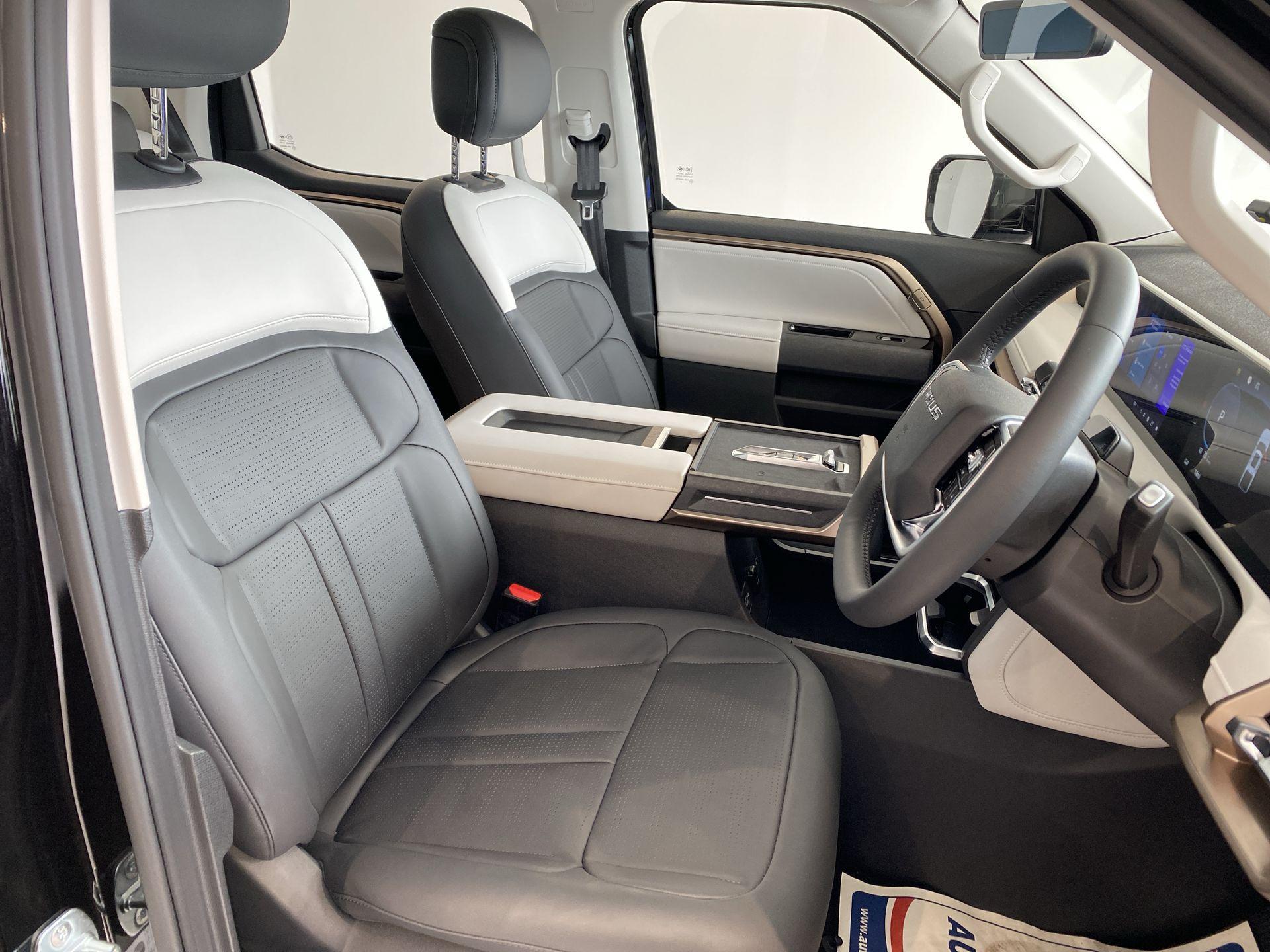 2026 MAXUS TERRON 9 E 325kW Premium Double Cab Pickup 102kWh Auto - vehicle photo 10 for sale on PureCar