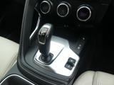 Jaguar E-PACE Photo 31