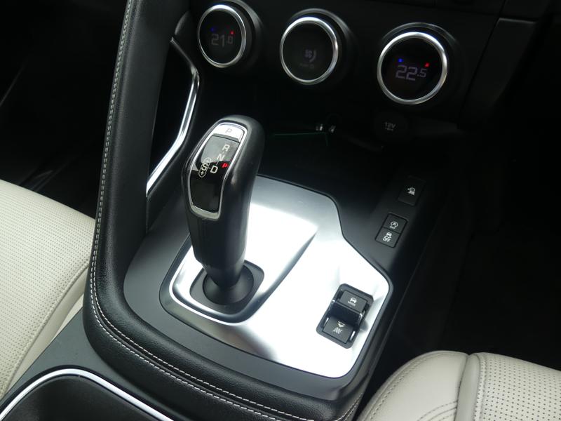 Jaguar E-PACE Photo c14bc270-935b-4553-ab2b-036bcfcbaa49.jpg