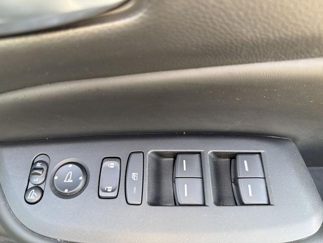 Honda Jazz Photo c14f7b3e-2b4b-4339-b72a-e8157d6c34ae.jpg