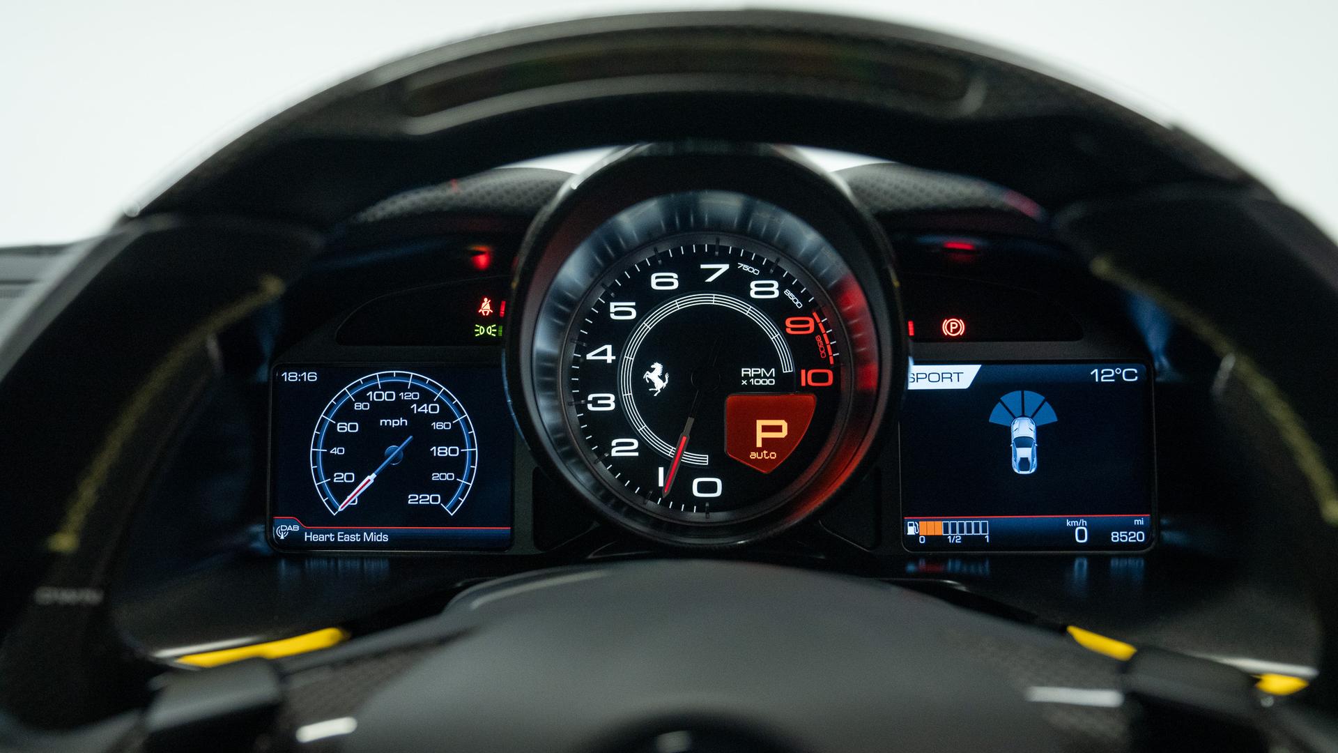 Ferrari 812 Photo c15f3d05-532d-4e2a-9f25-8eac7d54183c.jpg