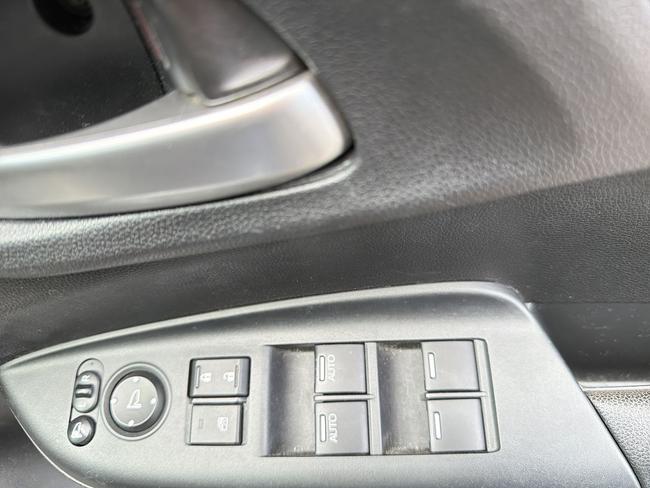 Honda Jazz Photo c1750480-d663-41b8-b7db-491d3e4c329a.jpg