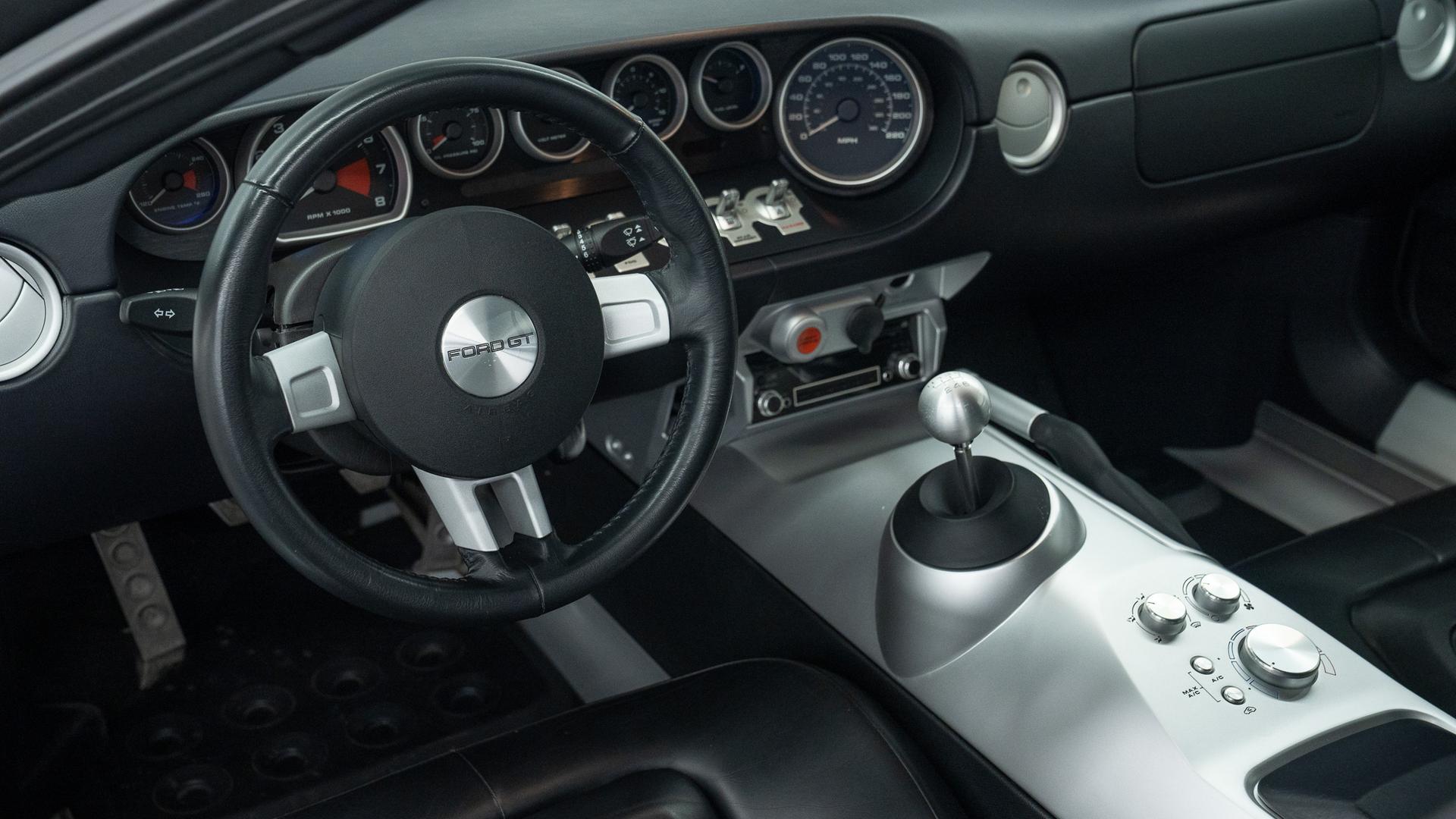 Ford GT Photo c17d073d-271f-4c1b-9f69-d81040e6f877.jpg