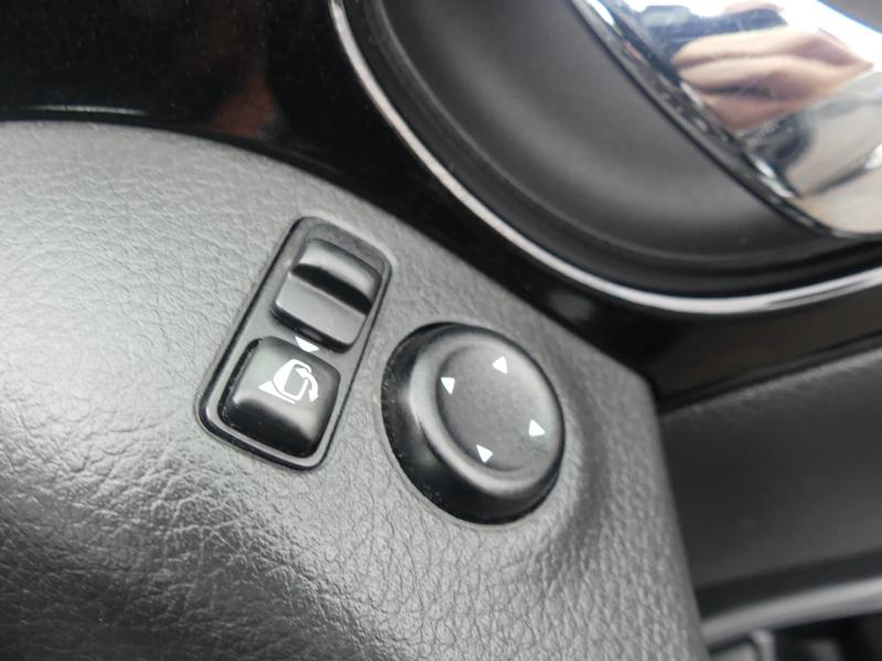 Nissan Qashqai Photo c17d378a-82ae-4789-b3ed-04ba97ec8a7d.jpg