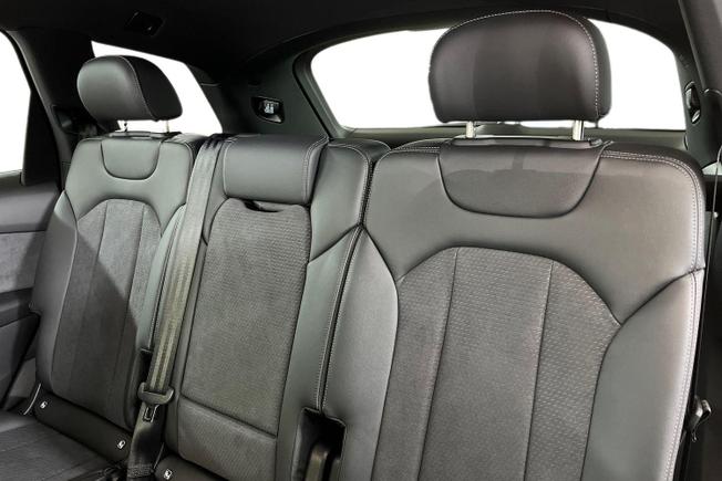 AUDI Q7 Photo 10