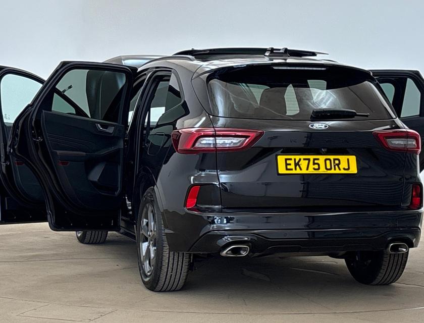 Ford Kuga Photo c18a6551-10b9-48bd-87ef-785b78a2cf44.jpg