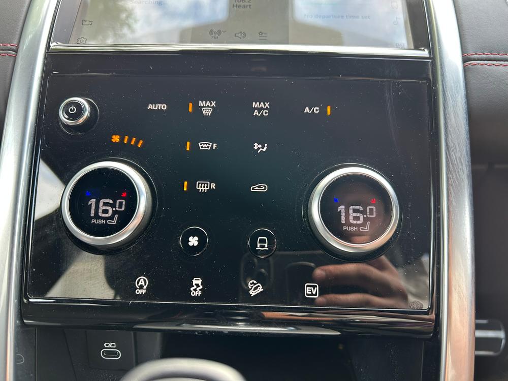Used Land Rover Discovery Sport AU71OKE 39