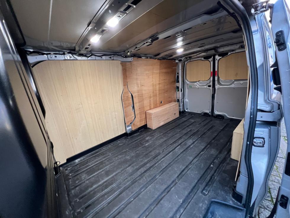 Ford Transit Custom Photo c1afef80-3f92-4ba5-add4-3731c415d9a3.jpeg