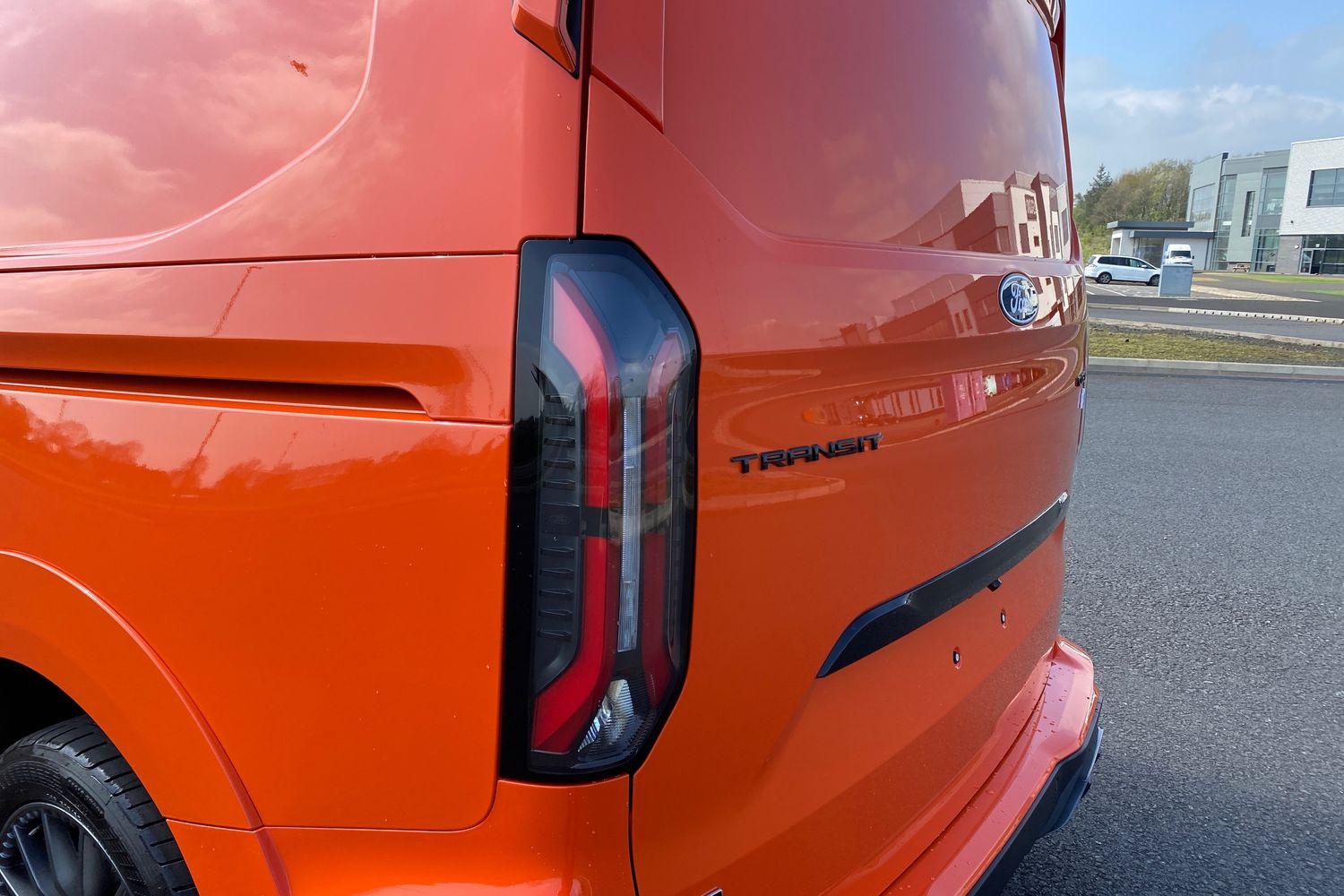 Ford TRANSIT CUSTOM Photo 23