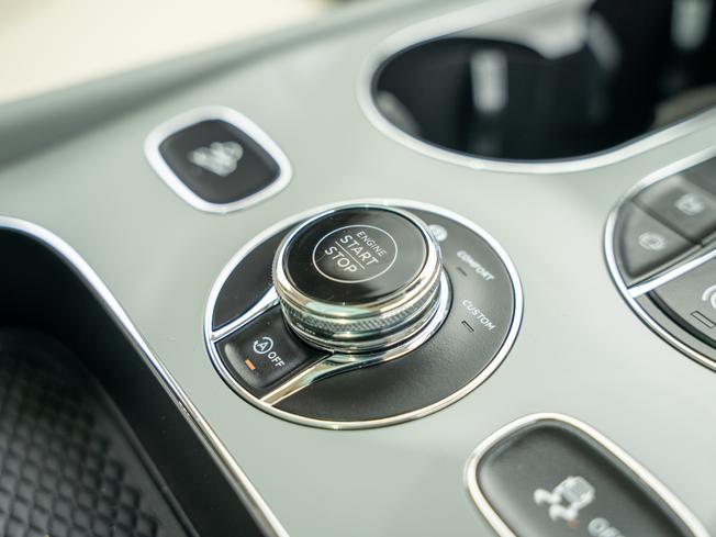 BENTLEY Bentayga Photo 37