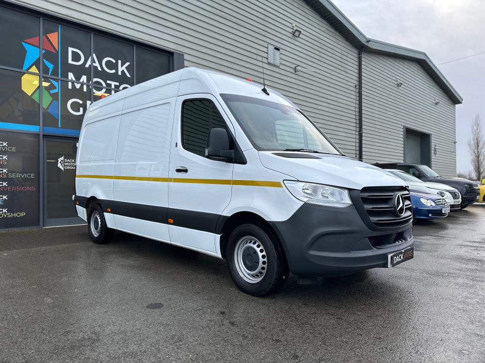 Mercedes-Benz Sprinter Photo c1c6ea1f-687a-4156-8f5e-1d91547a8dc7.jpg