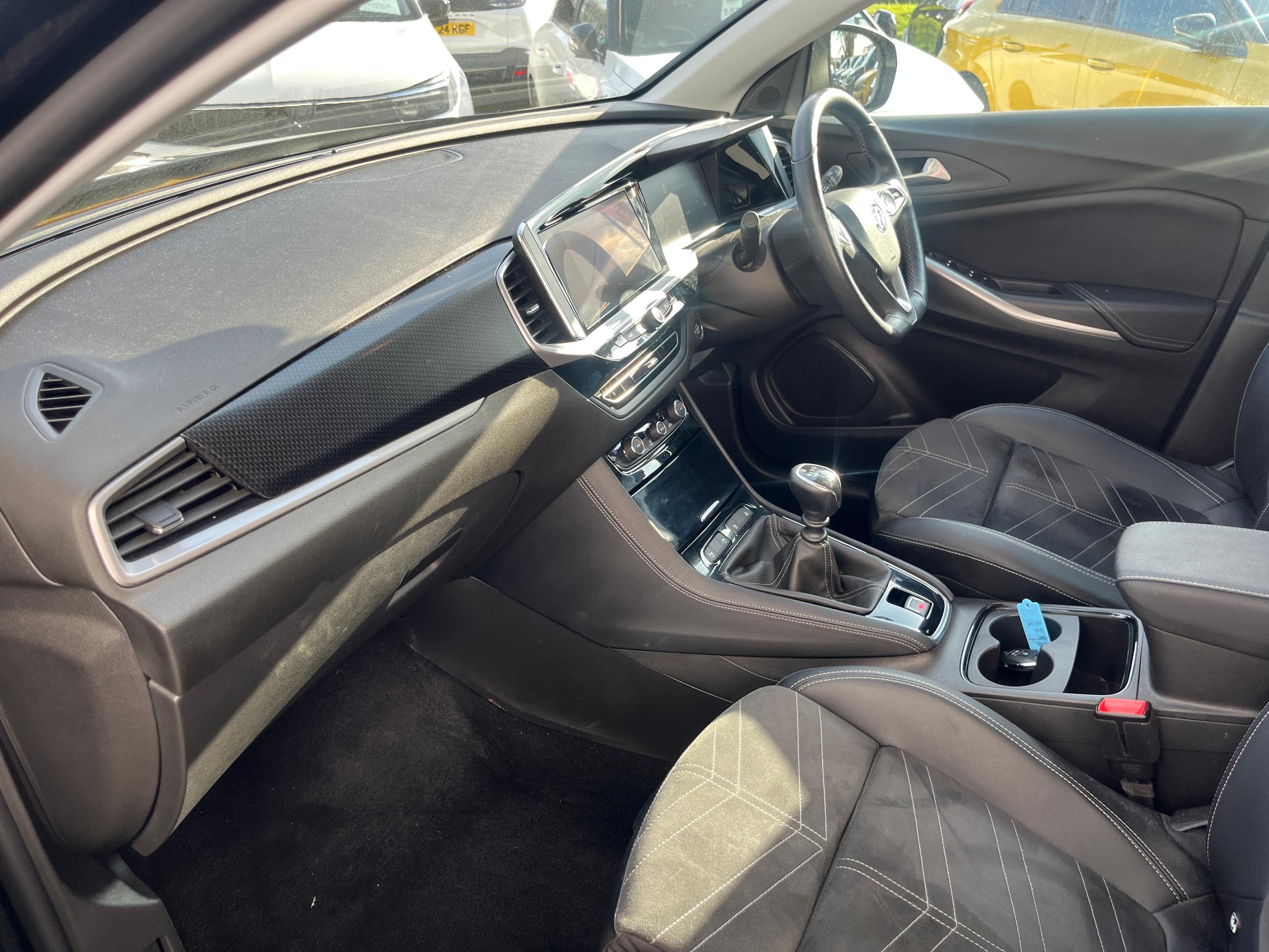 Vauxhall Grandland Photo 8