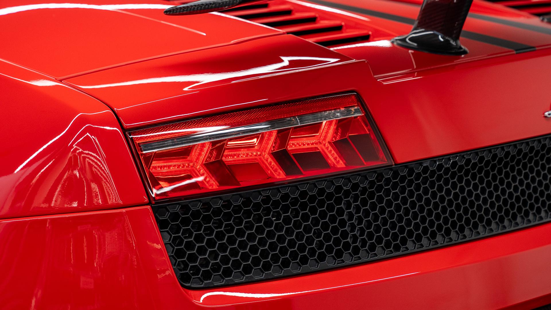 LAMBORGHINI Gallardo Photo c1ed32c0-ac84-4076-a30e-fa905d7fe75f.jpg